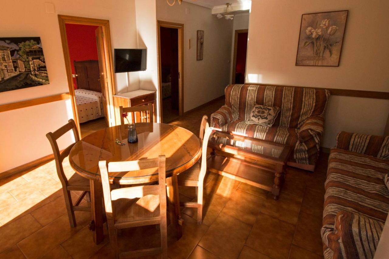 Apartamentos Las Palmeras Cangas de Onis Exterior photo