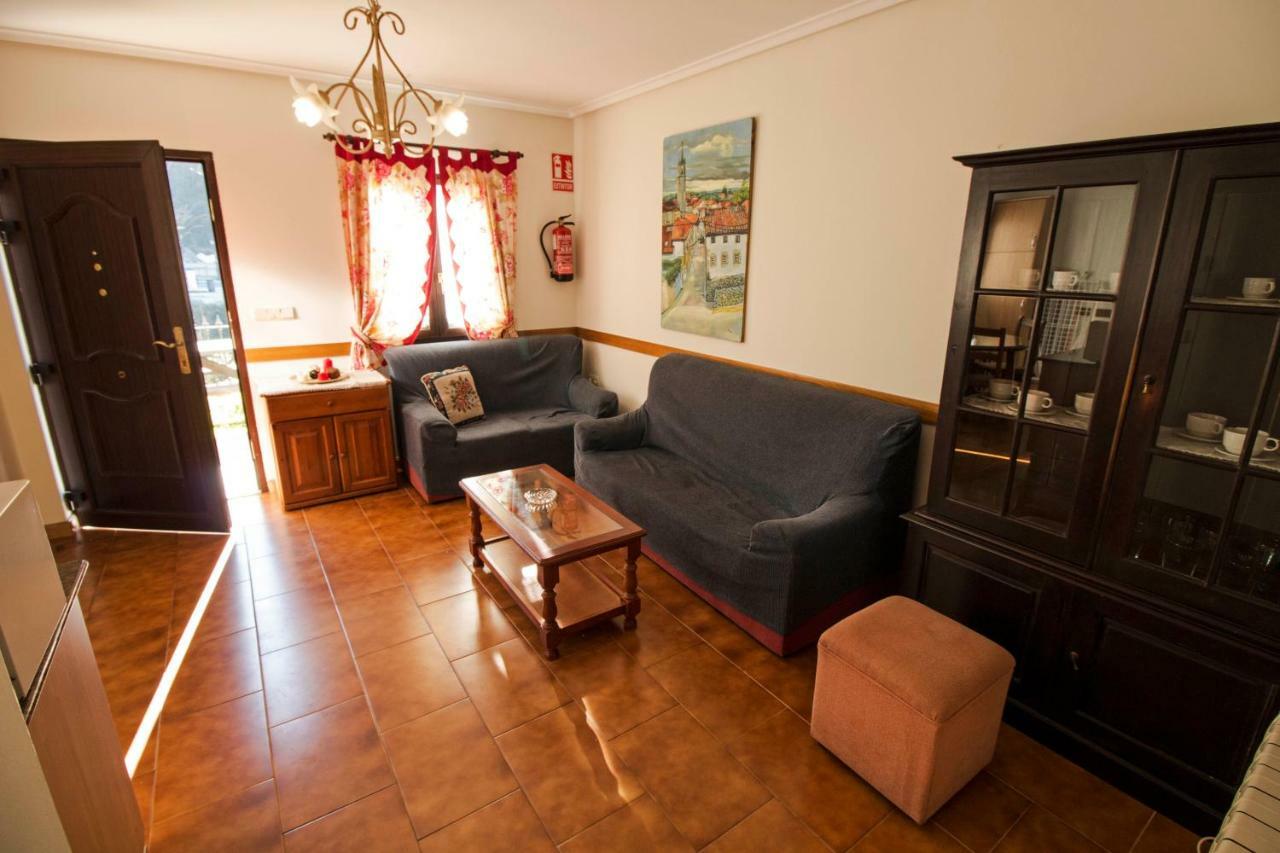 Apartamentos Las Palmeras Cangas de Onis Exterior photo